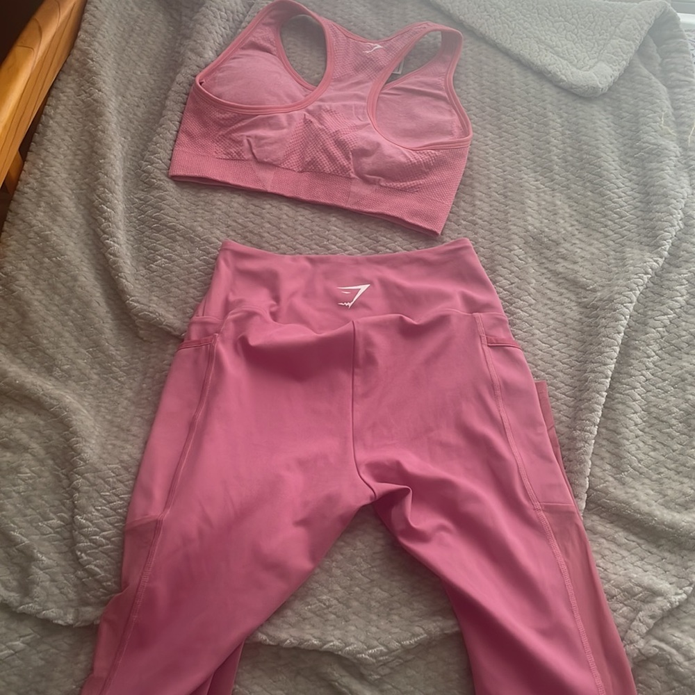 Gymshrk matching set Sz m pink